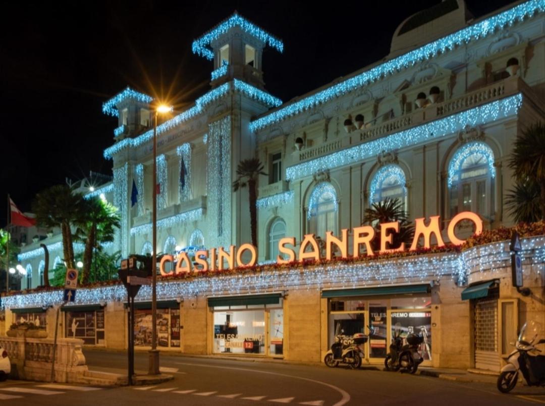 Casa Sanremo Tiziano Parking Gratis Spiaggia 15 Minuti A Piedi Ngoại thất bức ảnh