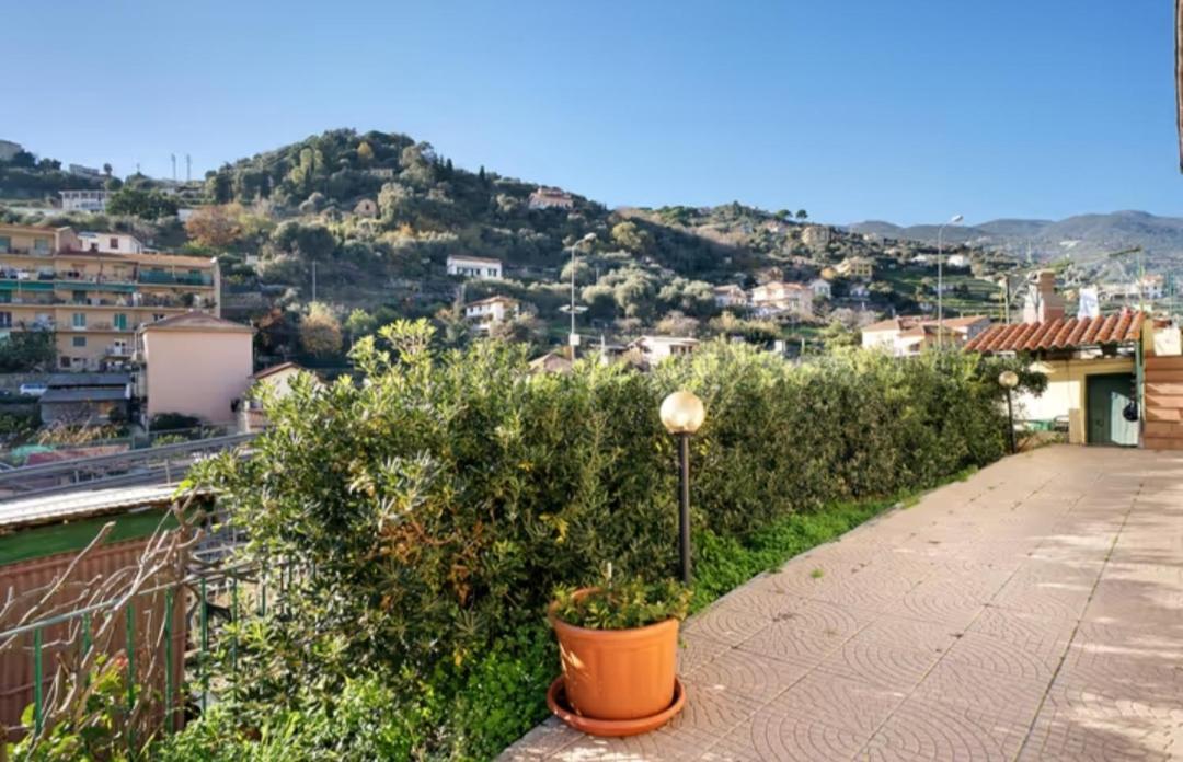 Casa Sanremo Tiziano Parking Gratis Spiaggia 15 Minuti A Piedi Ngoại thất bức ảnh